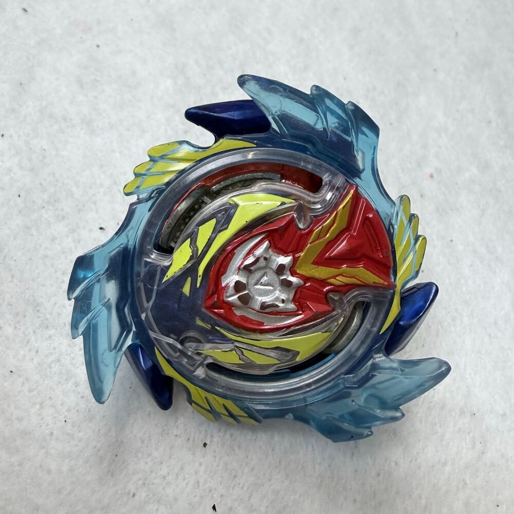 Beyblade Strike Valtryek V3 Burst Evolution SwitchStrike Blue Red Yellow
